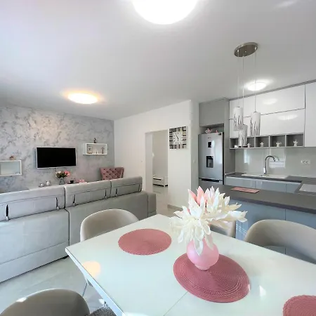 Apartment Apartment Makarska