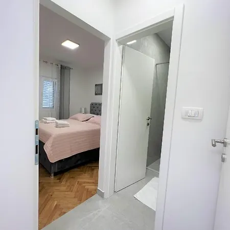 Apartment Apartment Makarska Makarska